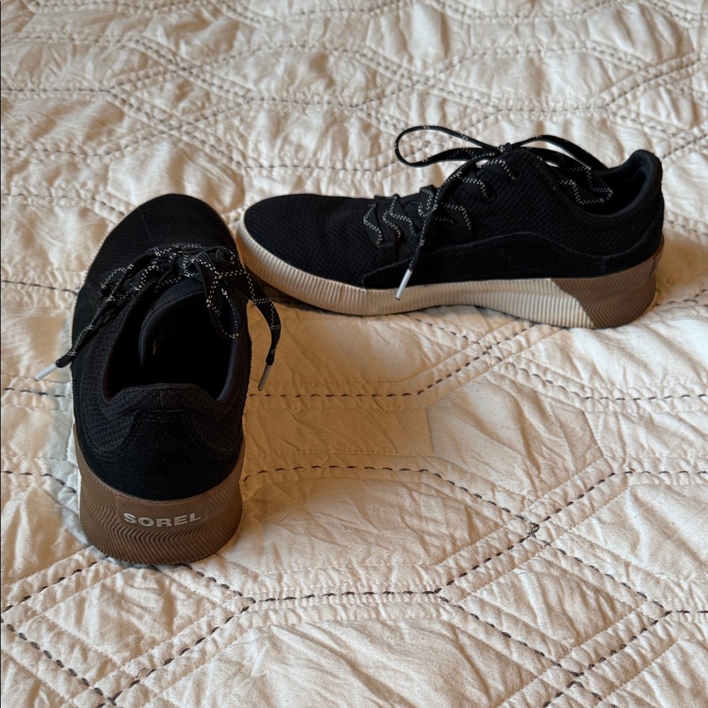 Sorel Women's Black and Brown Sneakers